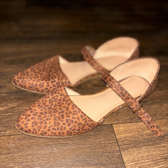 Leopard closed toe flats - Picture 3 of 7